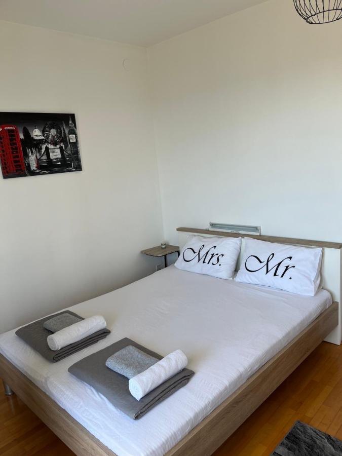 Apartments Cvjetkovic Mlini Esterno foto